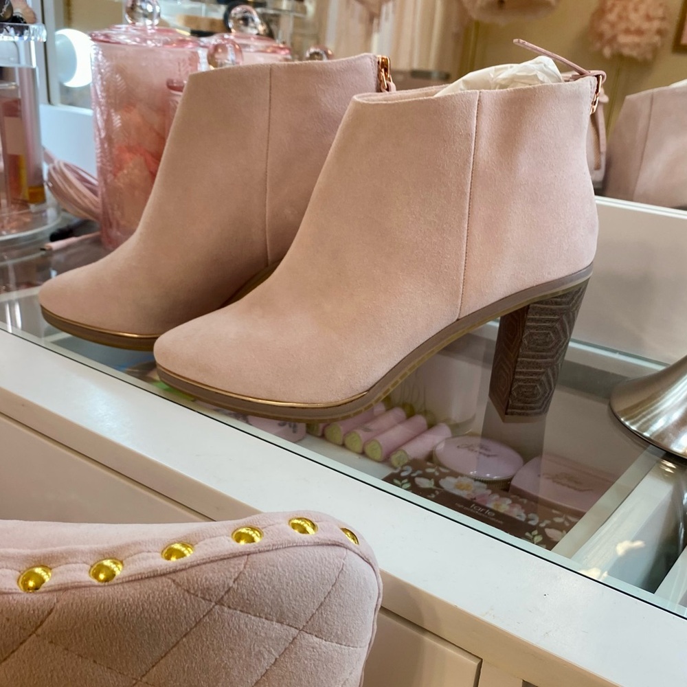 Ted Baker Azailas Mink Pink Suede Booties boots NWT